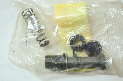 OEM Yamaha 1J3-W0041-20-00 Master Cylinder Kit NOS