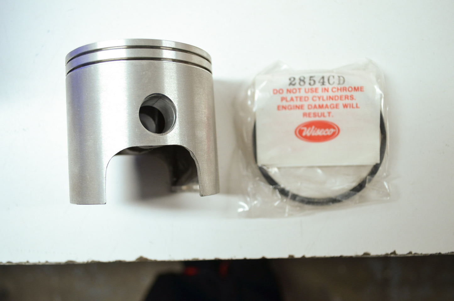 NEW Kawasaki Wiseco Piston Set .60mm JS440 JS750 H2 423P6 NOS
