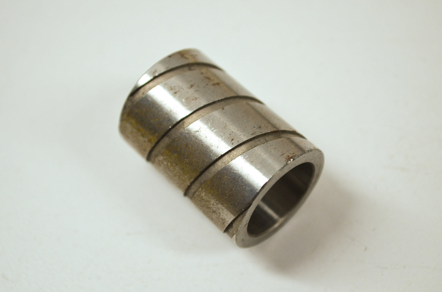 OEM Yamaha 90560-17123-00 Spacer NOS