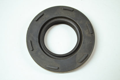 NEW OEM Suzuki Crank Shaft Seal 73-77 GT185 GT550 09289-32001 NOS