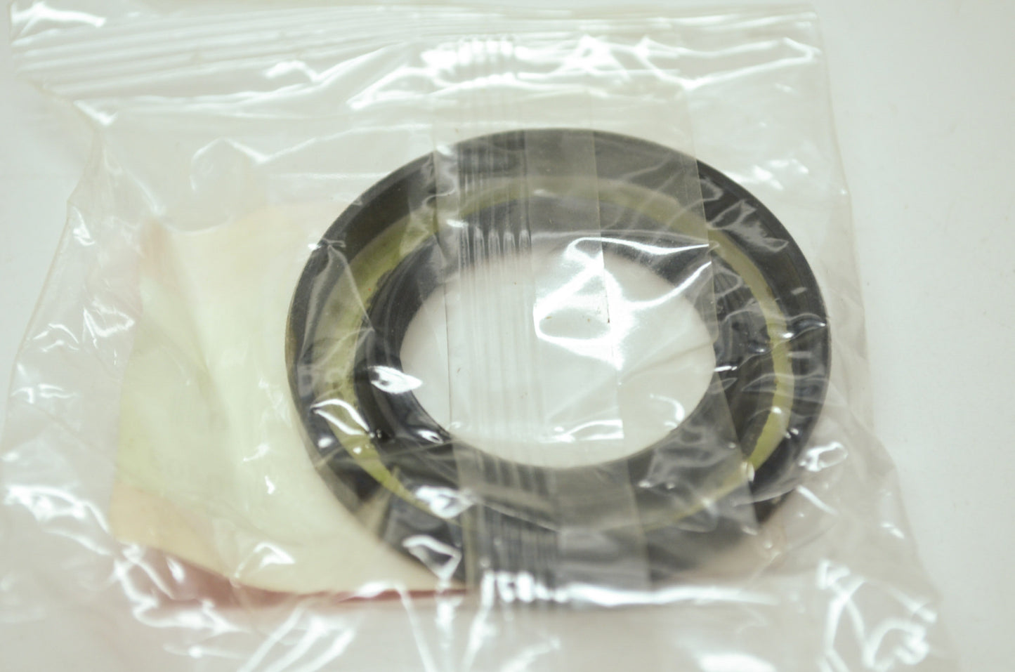 OEM Suzuki 09285-32004 Seal 32X52X7 NOS
