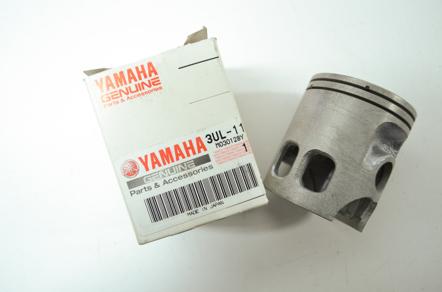 OEM Yamaha 3UL-11637-00-00 Piston 3 O/S 0.75 NOS