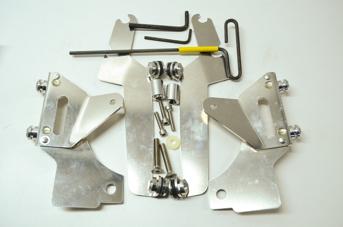 NEW Memphis Shades Yamaha V Star Windshield Mount Kit MEM9943 NOS