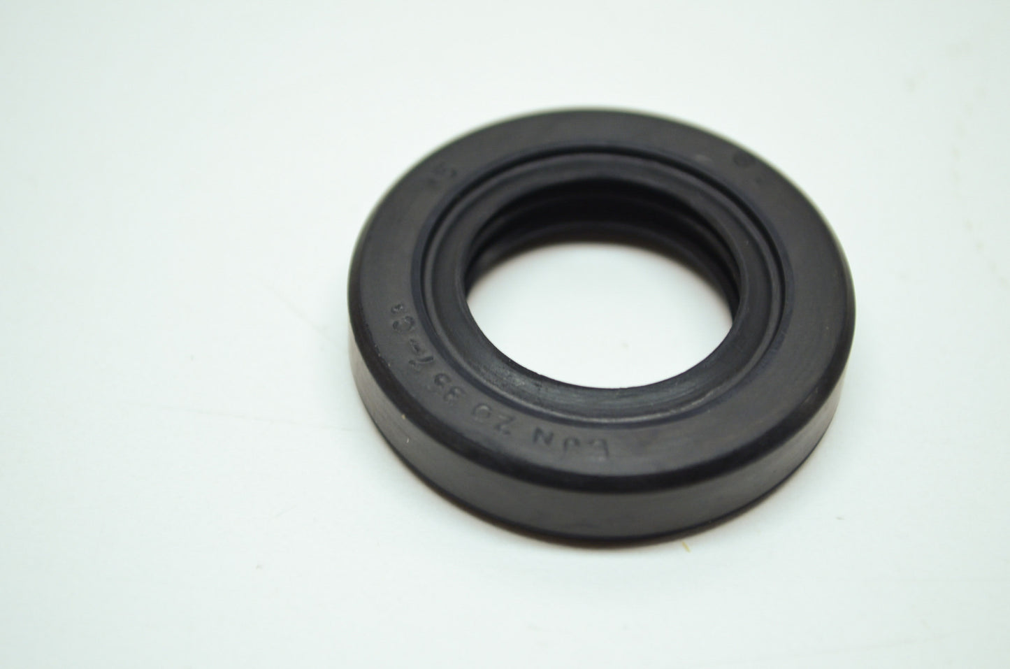 OEM Kawasaki 92049-1095 Oil Seal DD20357 NOS