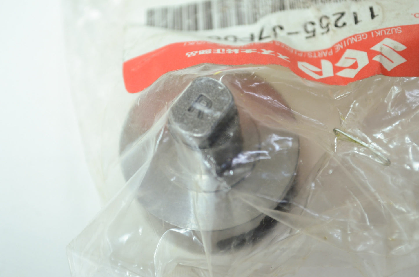 NEW OEM Suzuki Right Side Exhaust Valve 2001 RM250 11255-37F00 NOS