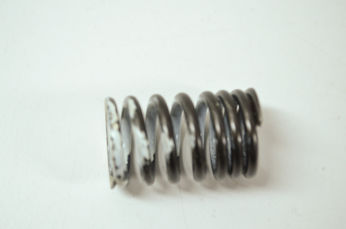 NEW OEM Kawasaki Valve Spring KL250 KLR250 Mojave 250 49078-1056 NOS