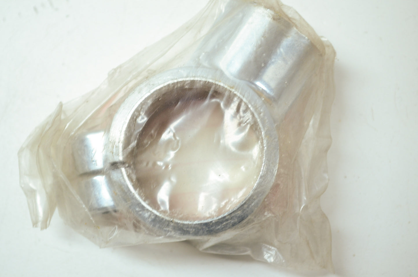 NEW OEM Suzuki Signal Bracket 86-87 VS700 35681-38A00 NOS