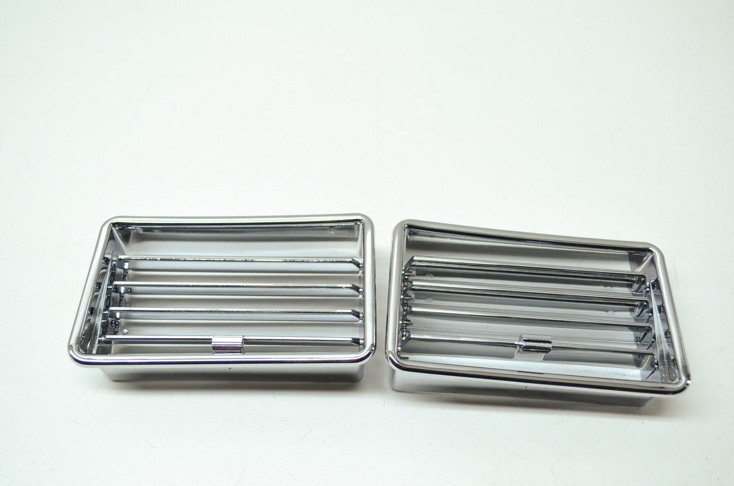 NEW Show Chrome Lower Vents BB52642, 52-642 NOS