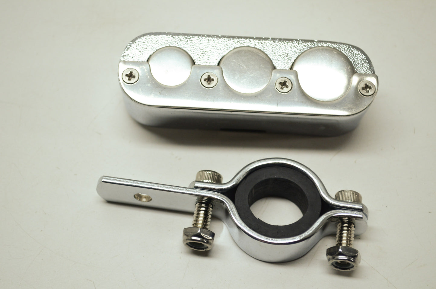 NEW R.O.C. US Coin Holder 7/8'-1' Handlebars 49-1124 NOS