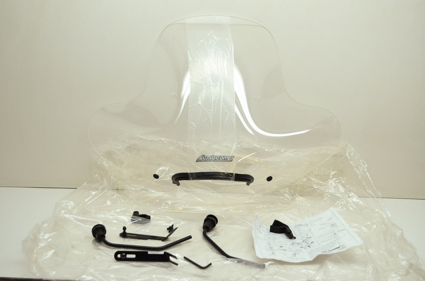 NEW SlipStreamer Clear Windshield & Mounting Hardware S-03-C-M NOS