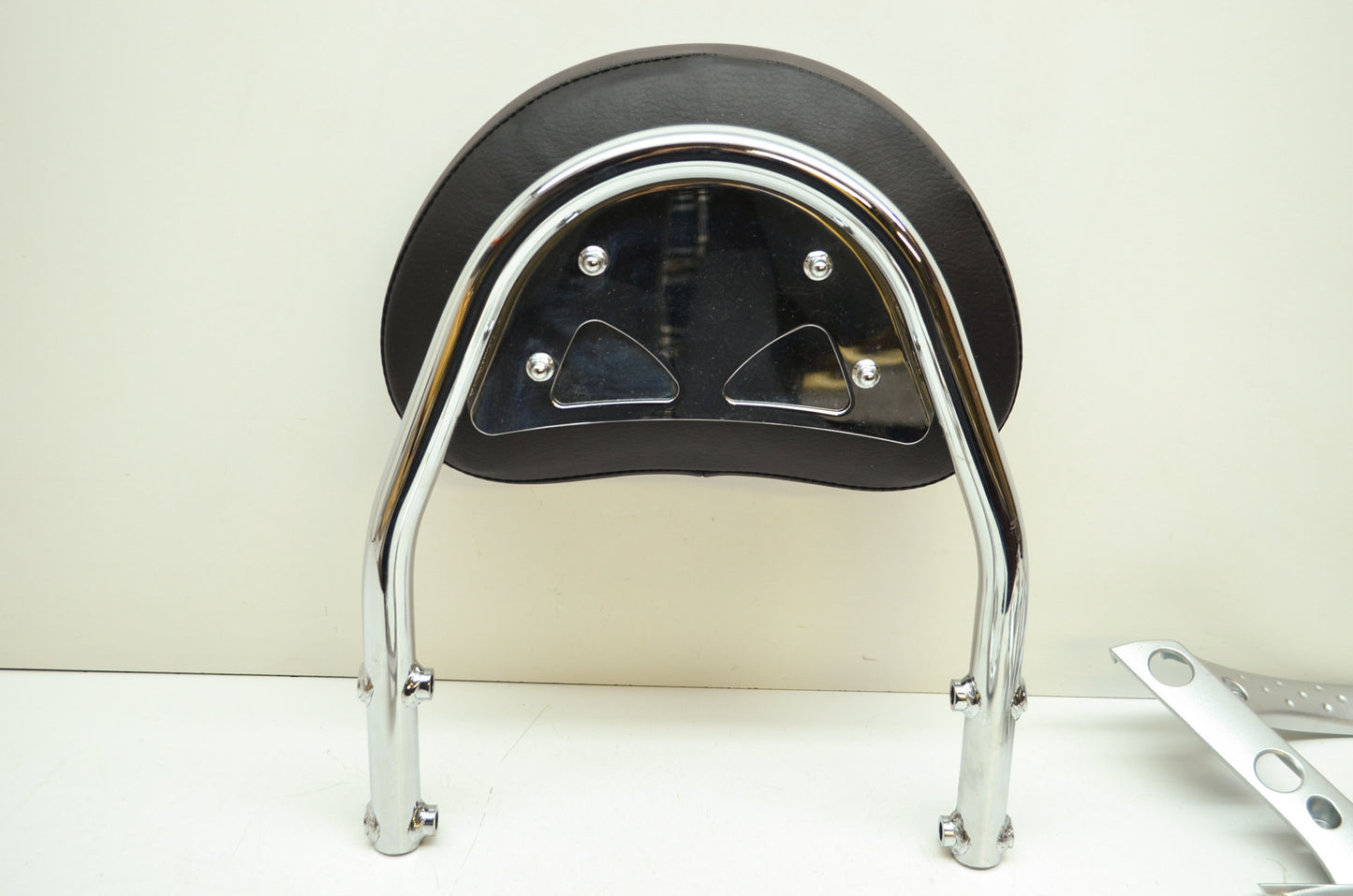 NEW OEM Kawasaki Vulcan 1700 Nomad Backrest NOS