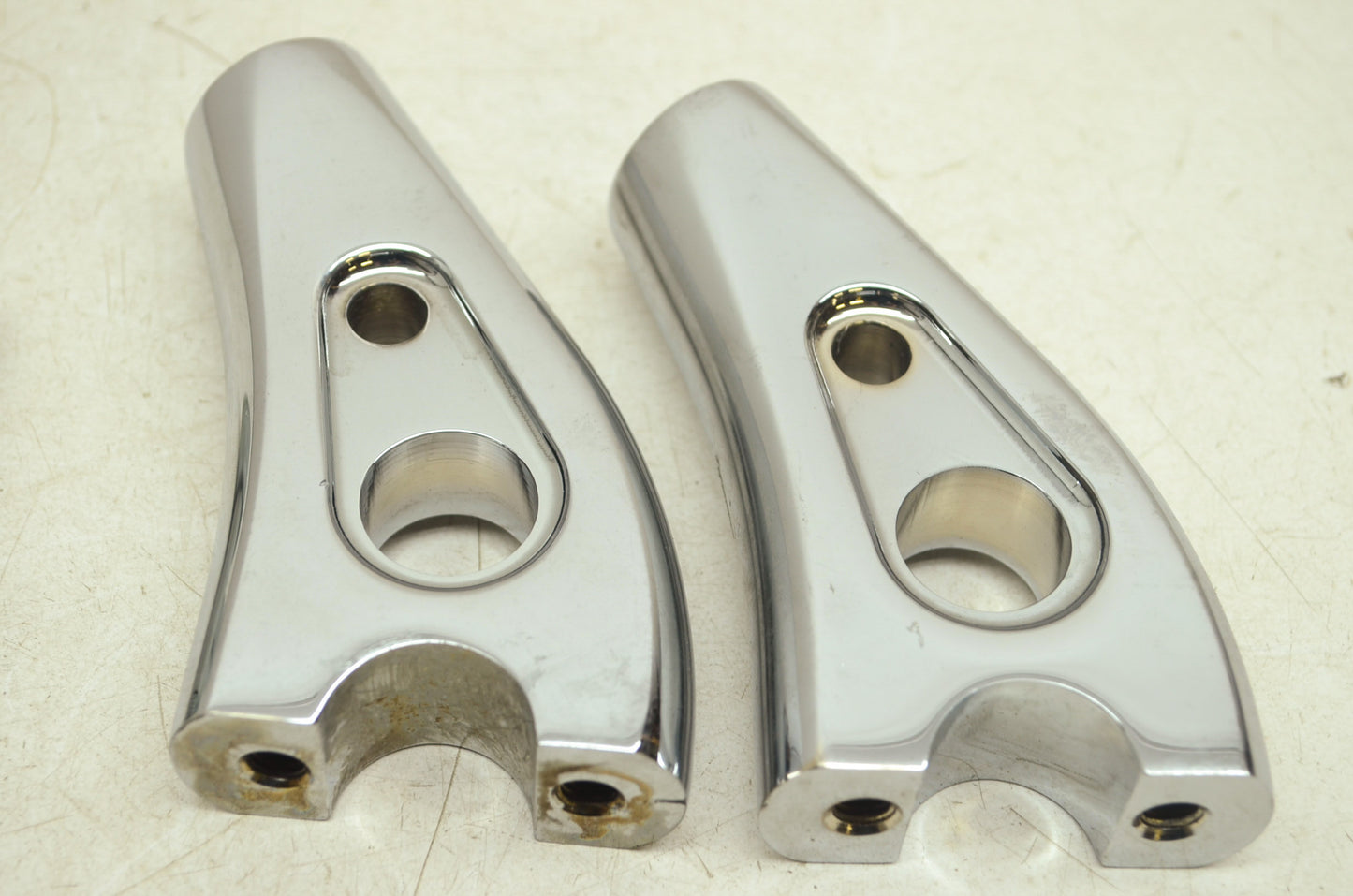 NEW OEM Yamaha Bolt Risers Medium Smooth Royal Roadstar 1300 1600 STR-5PX75-70-0