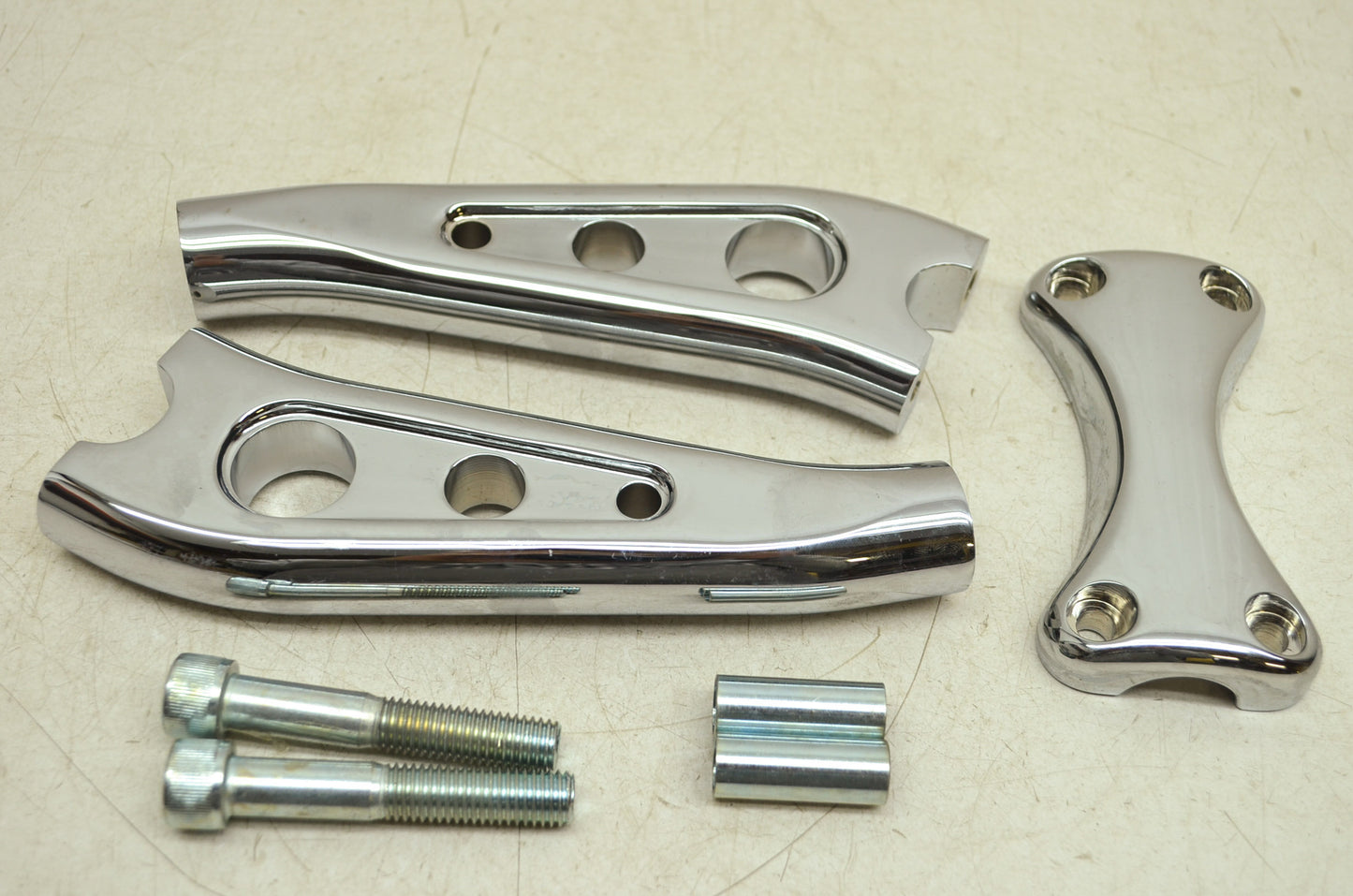 NEW OEM Yamaha Tall Billet Handlebar Risers Roadstar V Star 650 1100 STR-5PX75-5