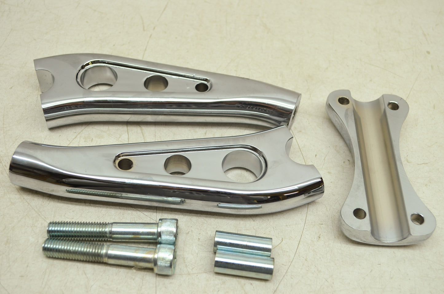 NEW OEM Yamaha Tall Billet Handlebar Risers Roadstar V Star 650 1100 STR-5PX75-5