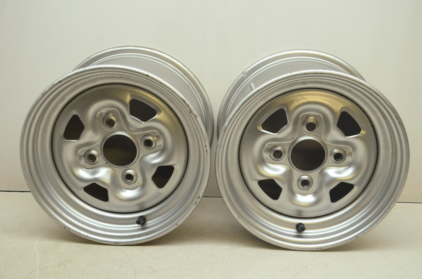 NEW OEM Yamaha Wheels Rims Set 12x7.5AT 06-21-04-48 NOS