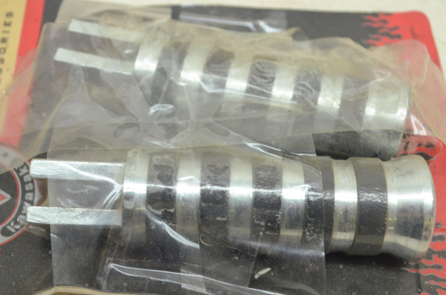 NEW OEM Kawasaki Vulcan Driver Foot Pegs Chromed Billet K53020-131 NOS