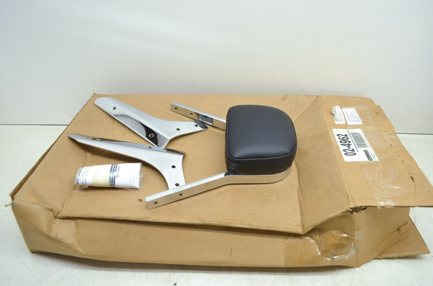 NEW Cobra Mini Sissy Bar & Pad Vulcan Marauder VN1600 VN1500 VZ1600 02-4962 NOS