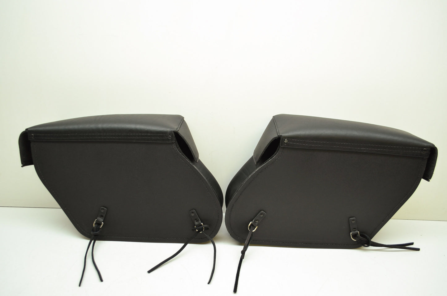 NEW OEM Kawasaki Vulcan 88 800 700 750 1500 Renegade II Leather Saddlebags K5300