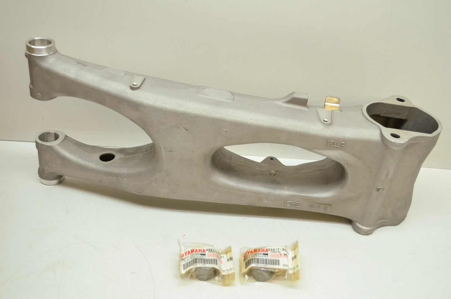 OEM Yamaha 5TG-22110-01-00 Complete Rear Arm NOS