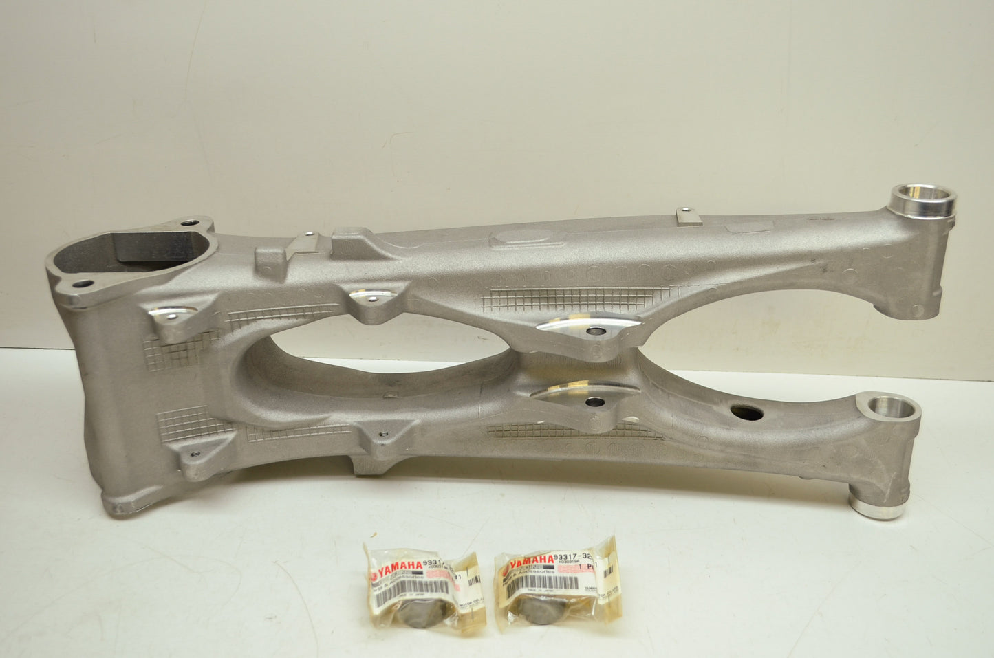 OEM Yamaha 5TG-22110-01-00 Complete Rear Arm NOS