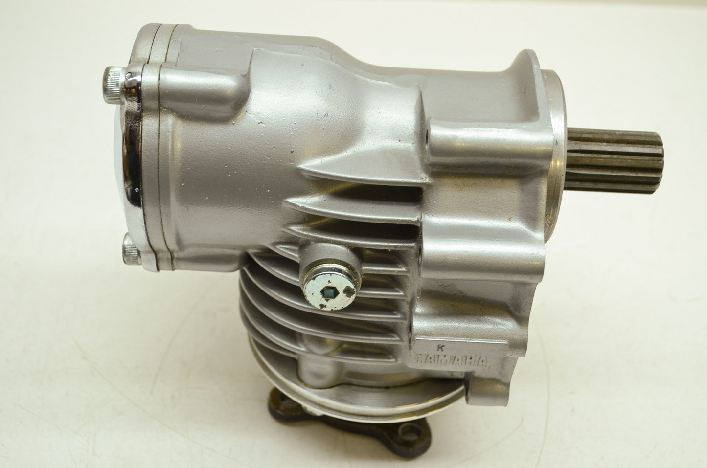 NEW OEM Yamaha Middle Drive Gear Case 1978-1982 XS1100 XJ1100 2H7-17501-N0-00 NO