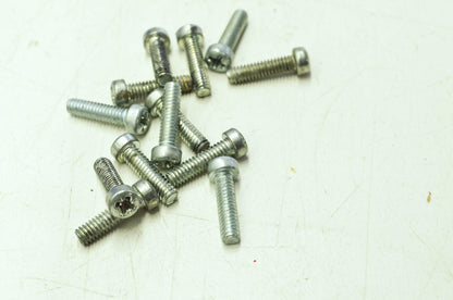 OEM Harley-Davidson 916 Screw Qty 13 NOS