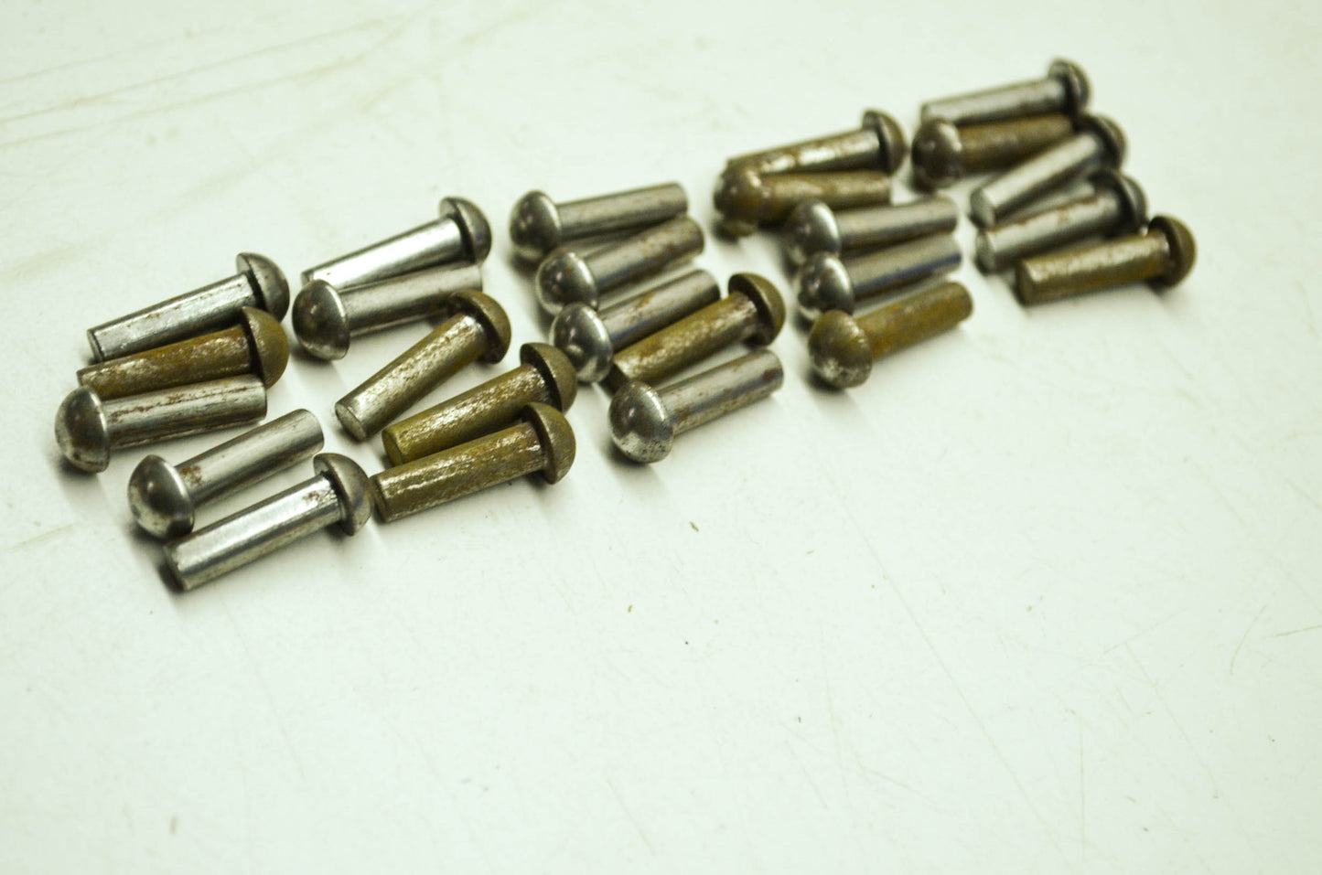 OEM Harley-Davidson 8524 Rivet Qty 25 NOS