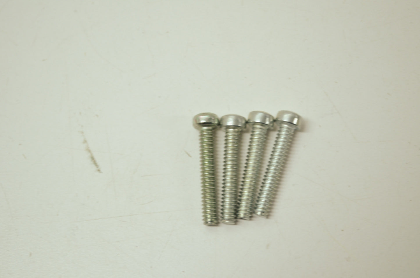OEM Harley-Davidson 2695W Screw Qty 4 NOS