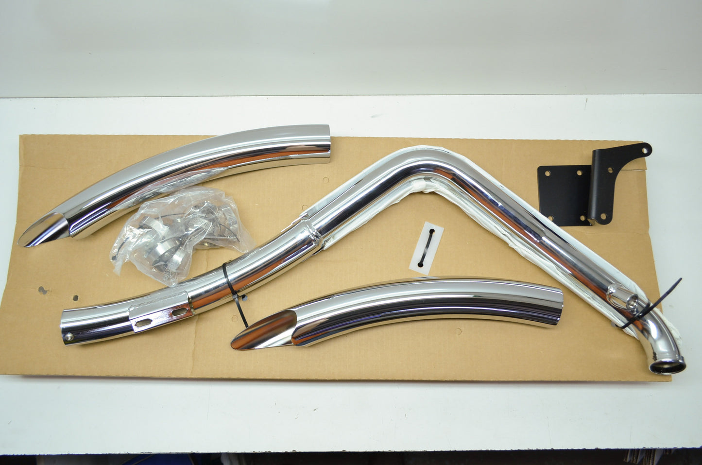 Chrome Big Radius Exhaust 06-11 Harley Dyna NOS