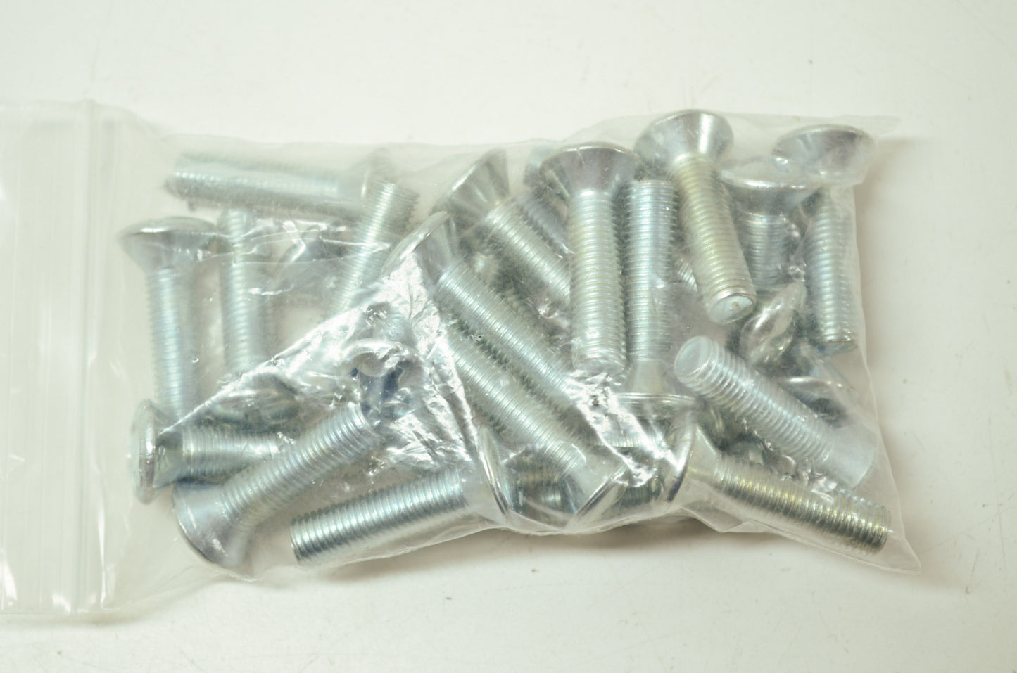 OEM Harley-Davidson 2272 Screw Qty 29 NOS