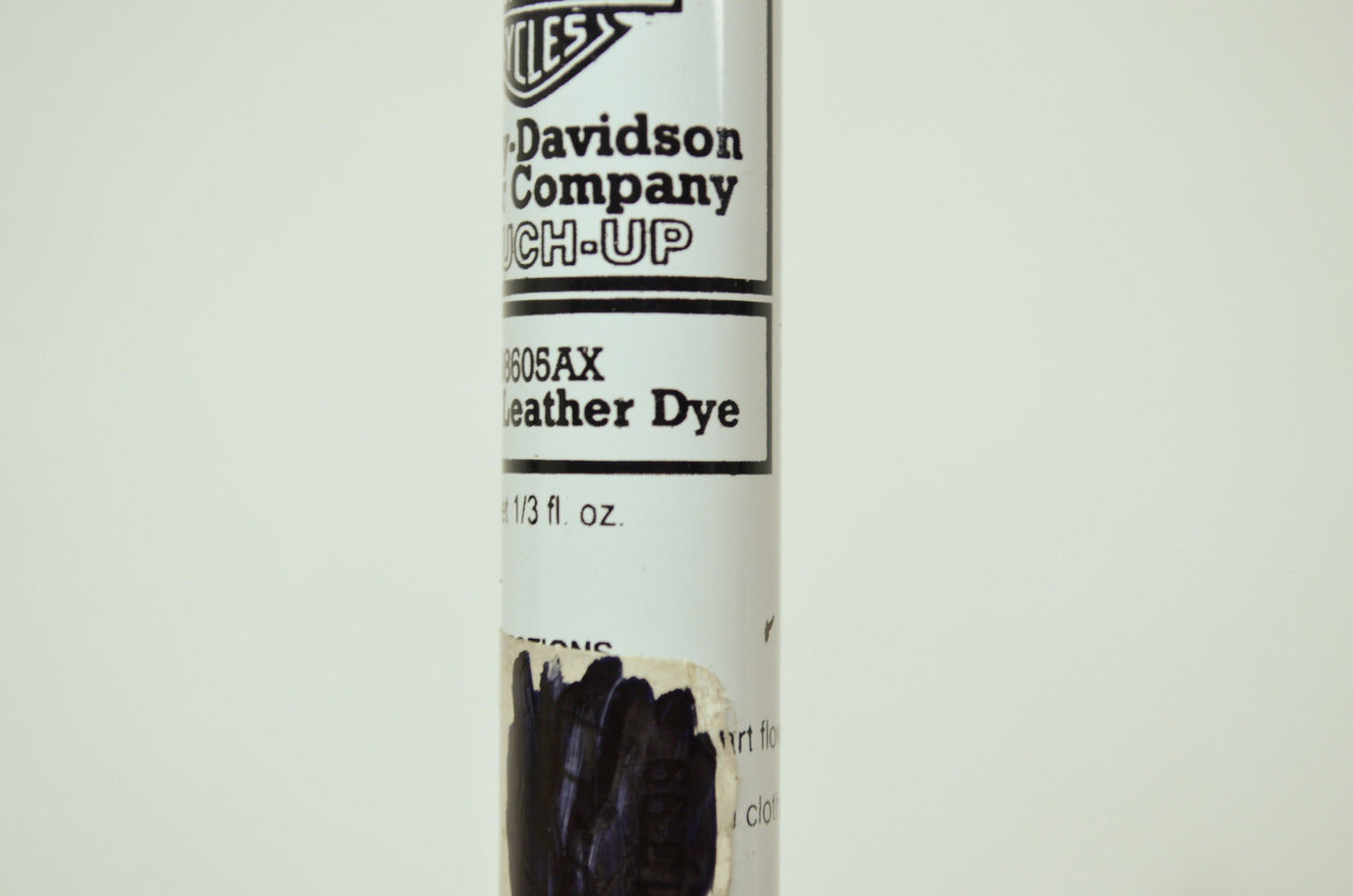 OEM Harley-Davidson 98605AX Black Leather Touch-Up Pen NOS