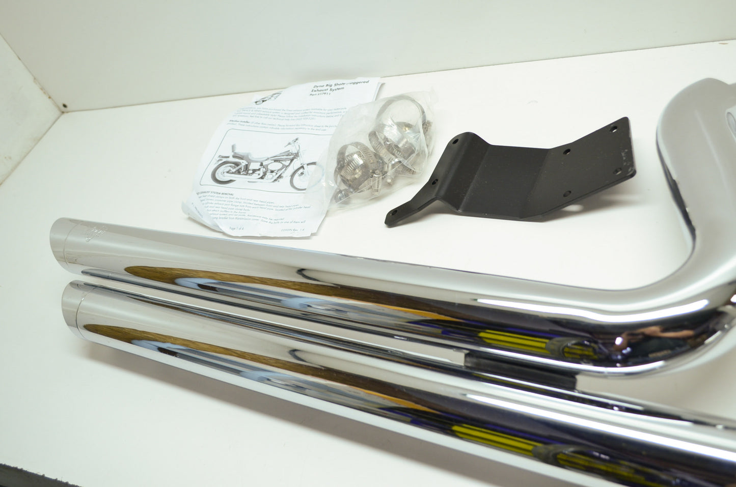 Vance & Hines 17911 Dyna Big Shots Staggered Exhaust Harley 95-05 Dyna NOS