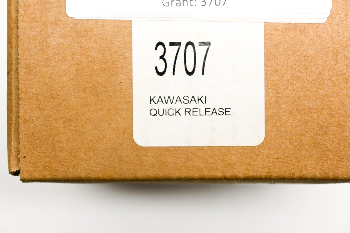 Grant 3707 Steering Wheel Quick Release Install Kits NOS