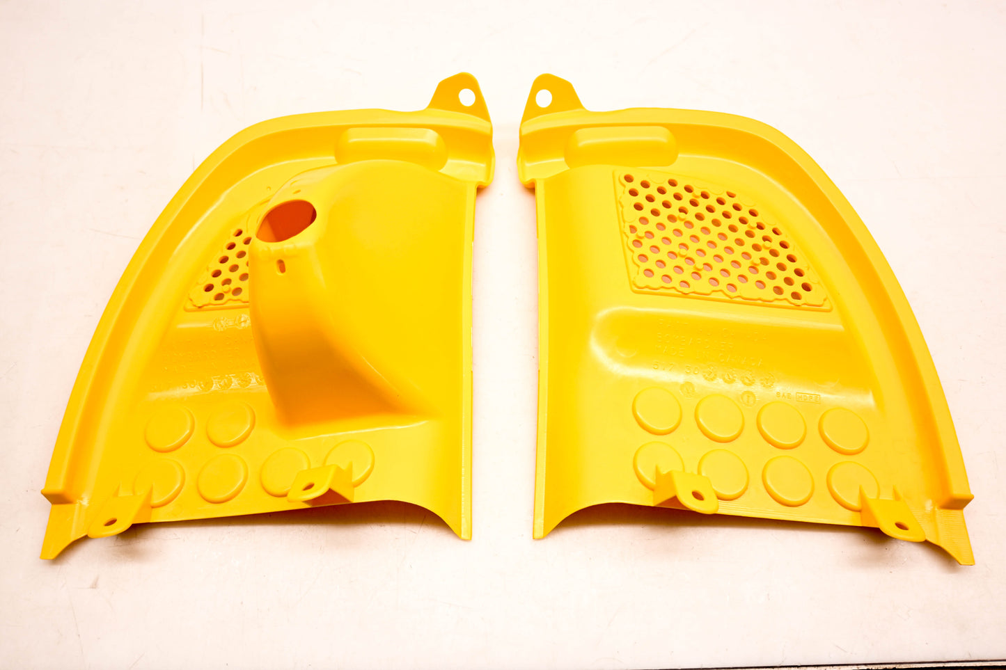 Aftermarket 861778400 Yellow Console NOS