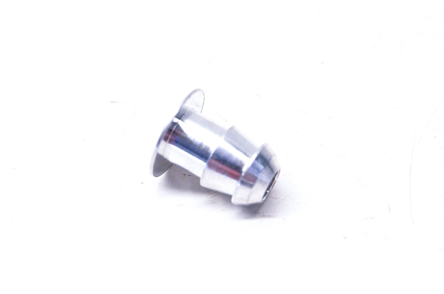 Aftermarket 505071812 Retainer NOS