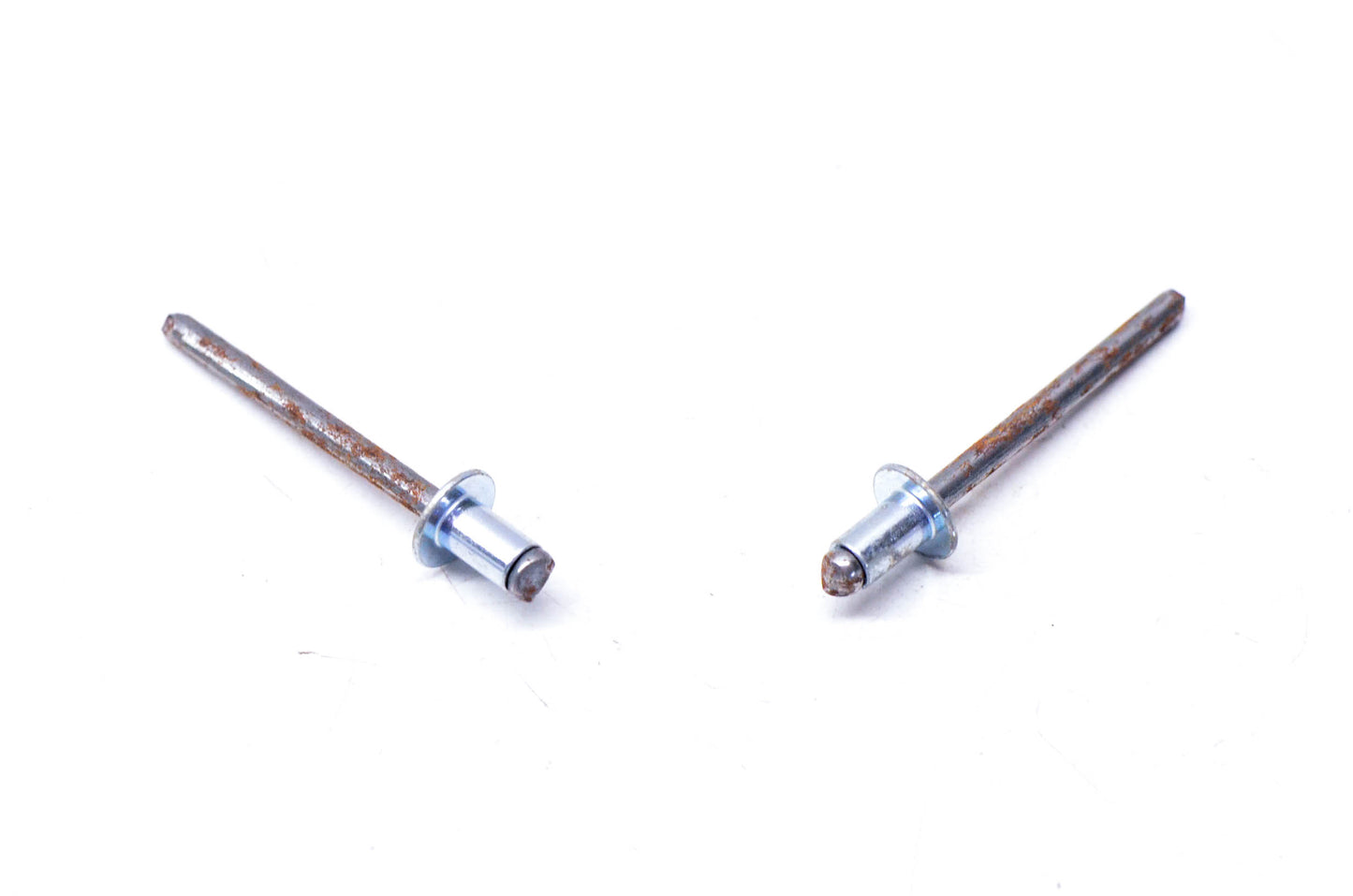 Aftermarket 390402400 Pop Rivets 3/16 Qty 2 NOS