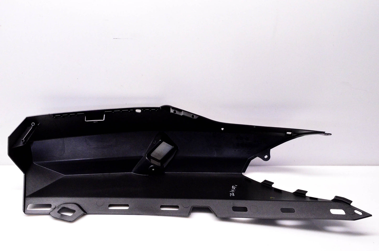 Aftermarket 705006773 RH Front Fender NOS
