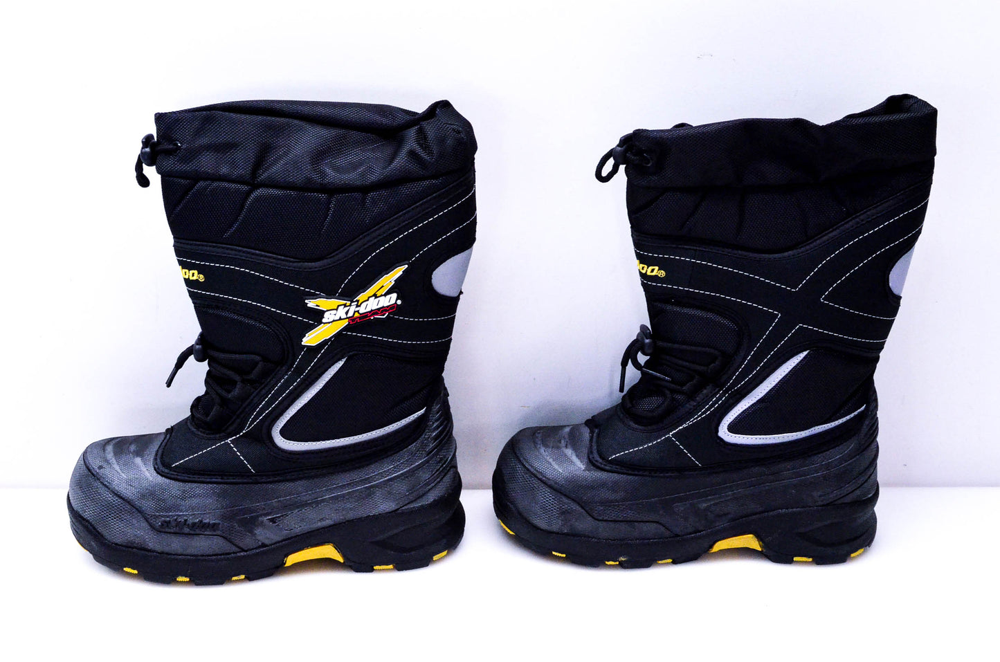 New Aftermarket 4441942390 Teen Size 4 X-Team Boots NOS
