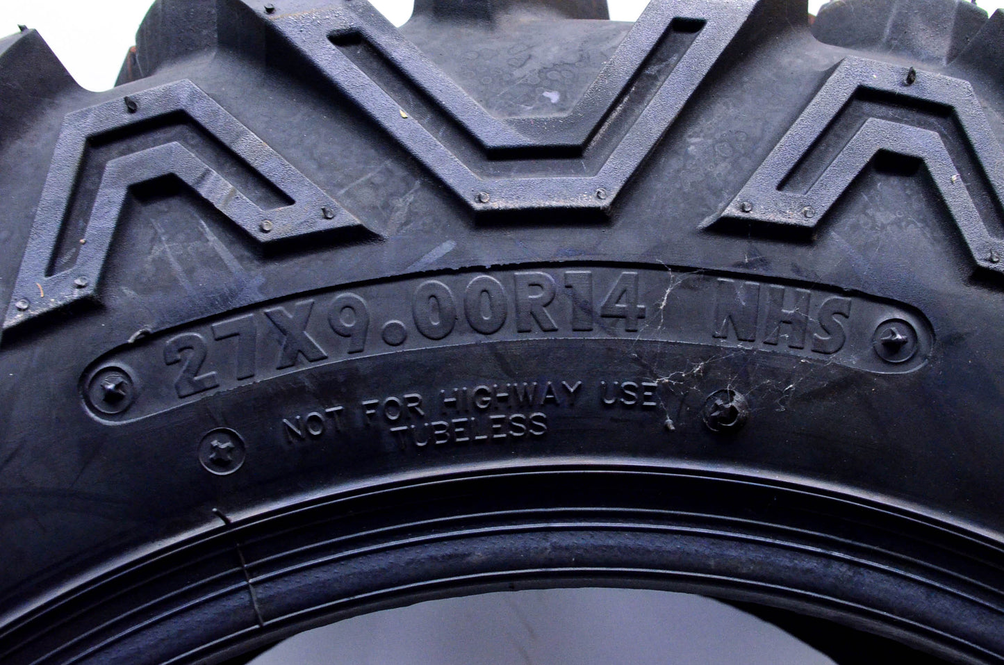 Maxxis 705401377 27x9.00R14 Front Tire NOS
