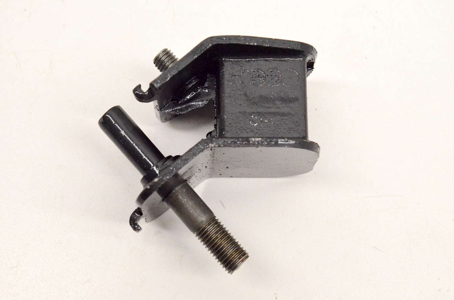 New OEM Arctic Cat 0691-069 Side Engine Mount 1400G 1800G 4000G2 4000GD NOS