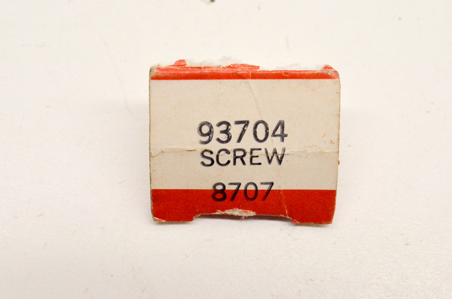 New OEM Briggs & Stratton 93704 Screw NOS