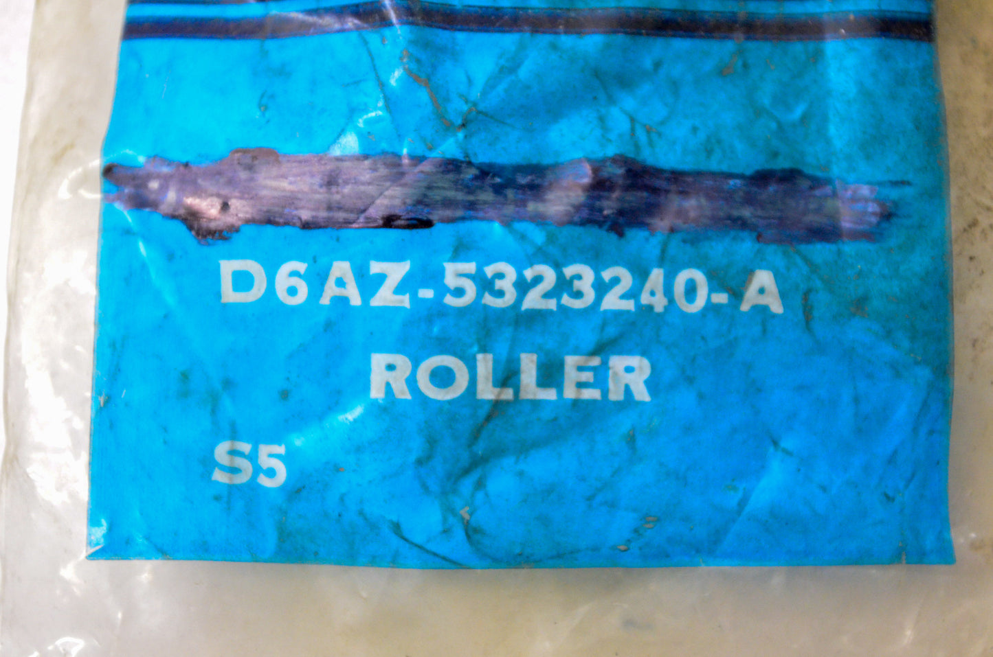 New OEM Ford D6AZ5323240A Window Regulator Roller NOS