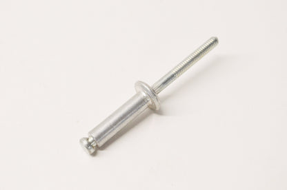 New OEM Ford 385323S100 Rivet NOS