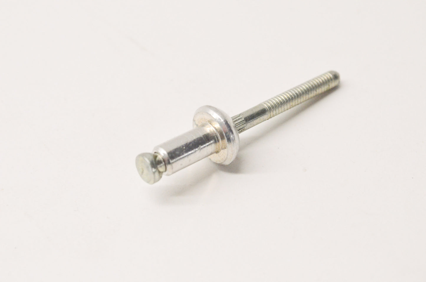 New OEM Ford W525172S300 Rivet NOS