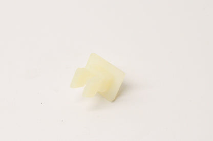 New OEM Ford F4BZ13032C Fastener NOS