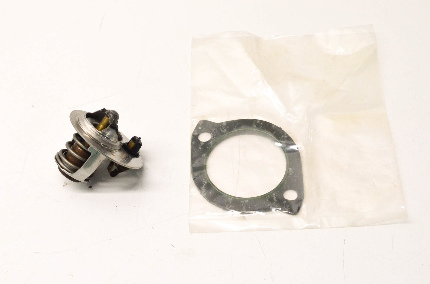 New OEM Ford RT-1080, F1CZ8575C Thermostat W/ Gasket NOS