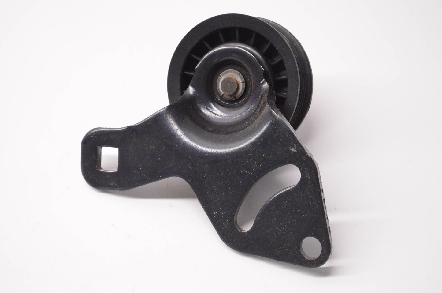 New OEM Ford YS-182, E9TZ8678A Pulley & Bracket NOS