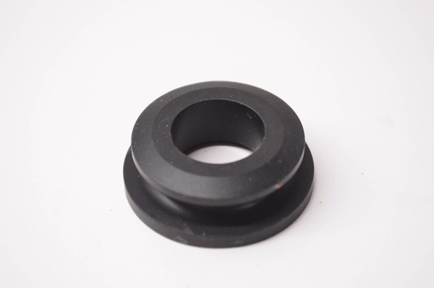 New OEM Ford E7AZ6A892A PCV Valve Grommet NOS