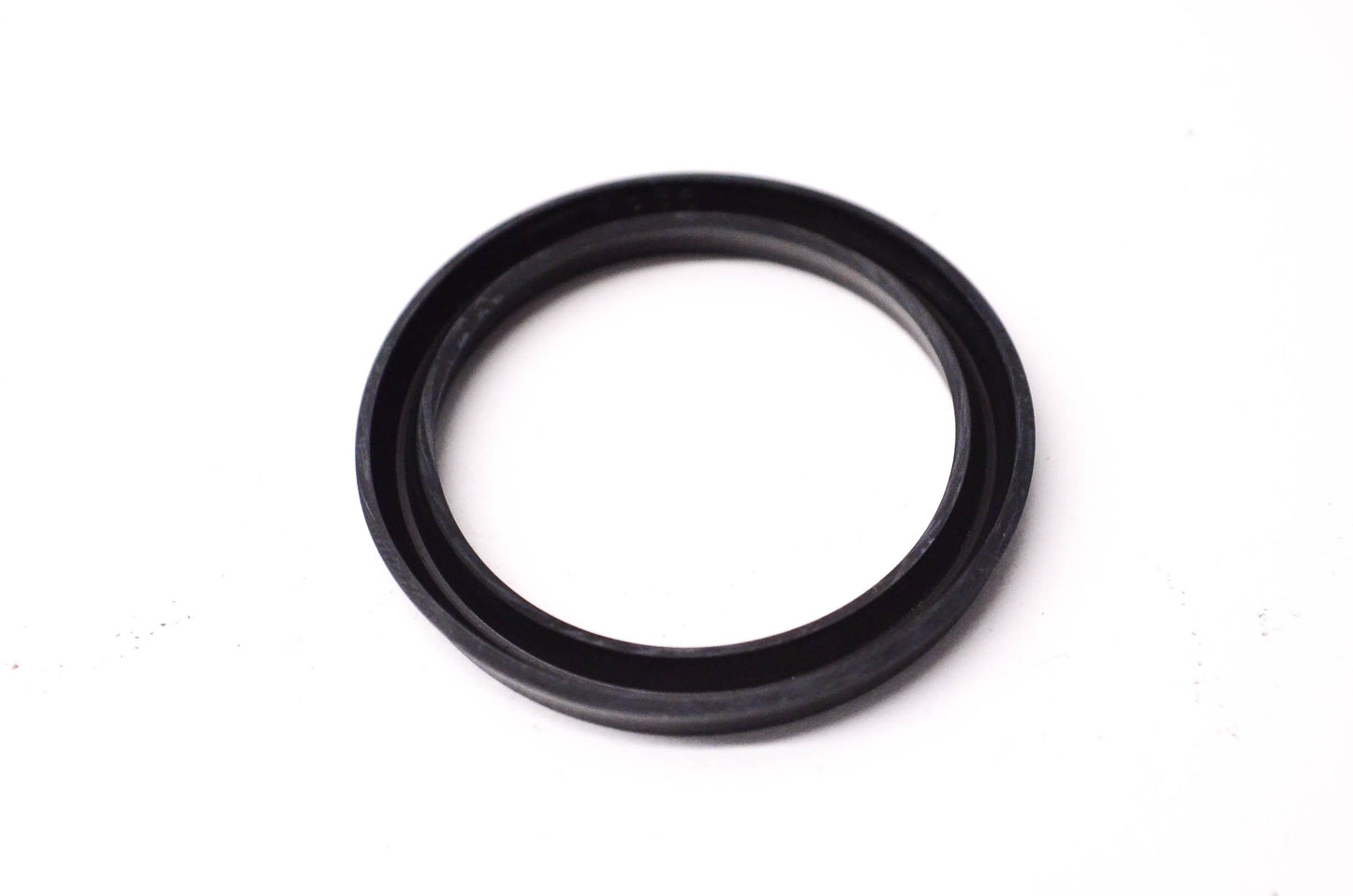 New OEM Ford D6TZ1175C Outer Spindle Seal NOS