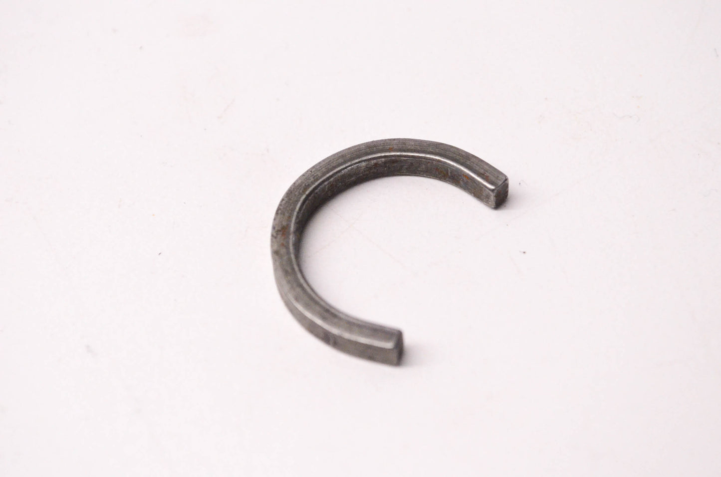 New OEM Ford E3TZ3B457B Shaft Retainer Clip NOS
